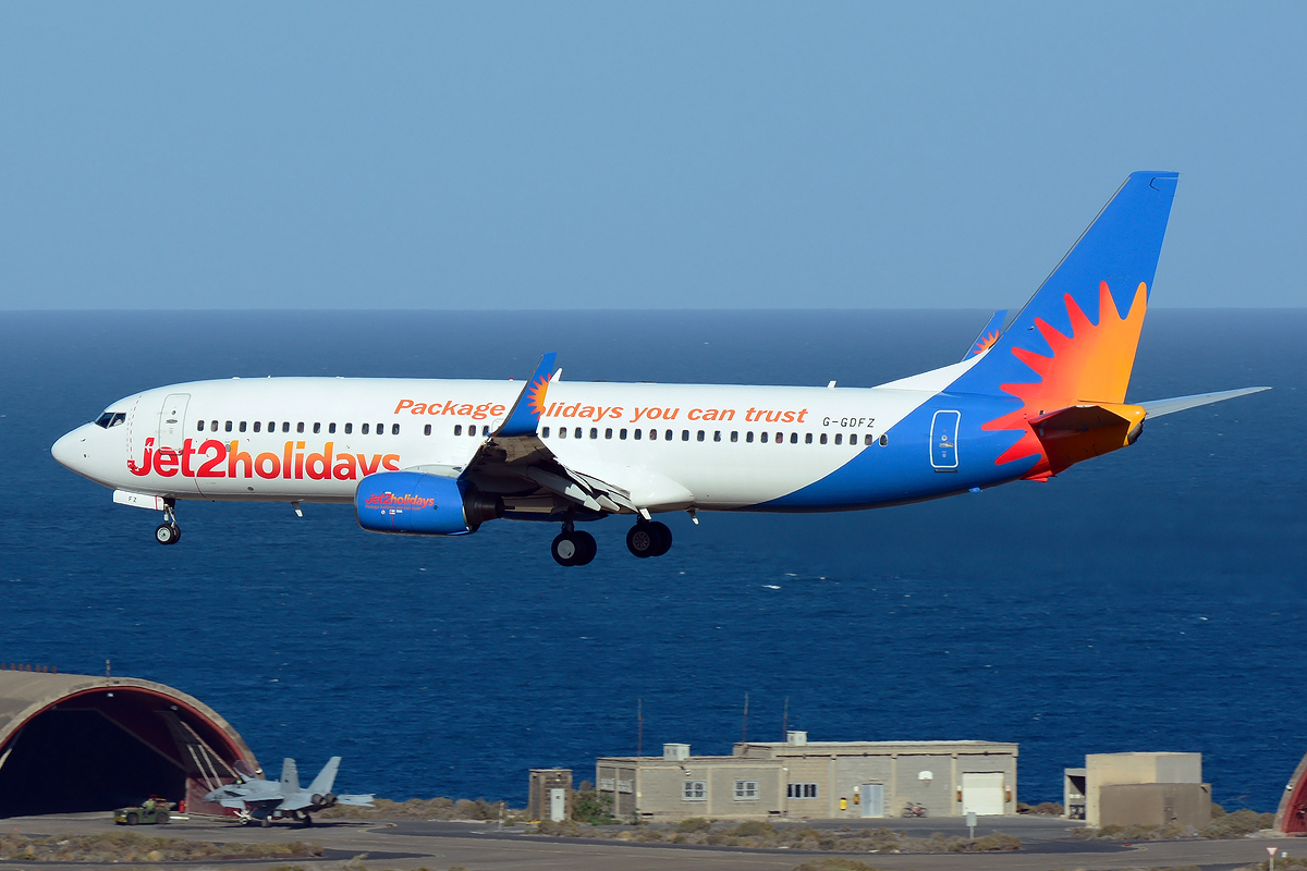 G-GDFZ (30276) 2001 Boeing 737-86Q(WL)