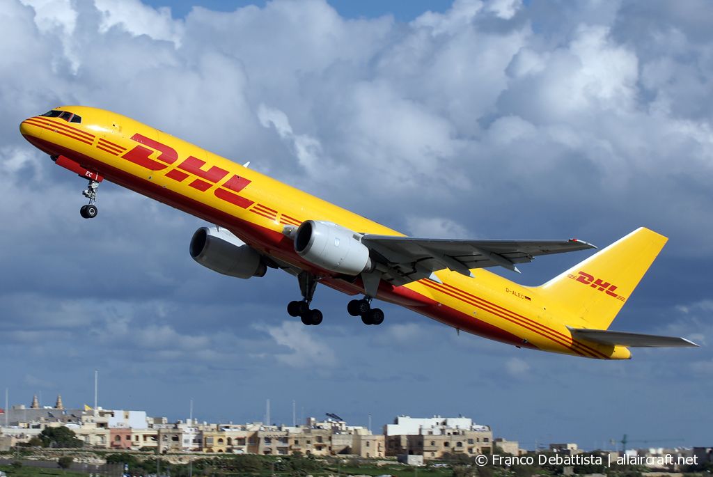 D-ALEC (22175) 1983 Boeing 757-236(SF)