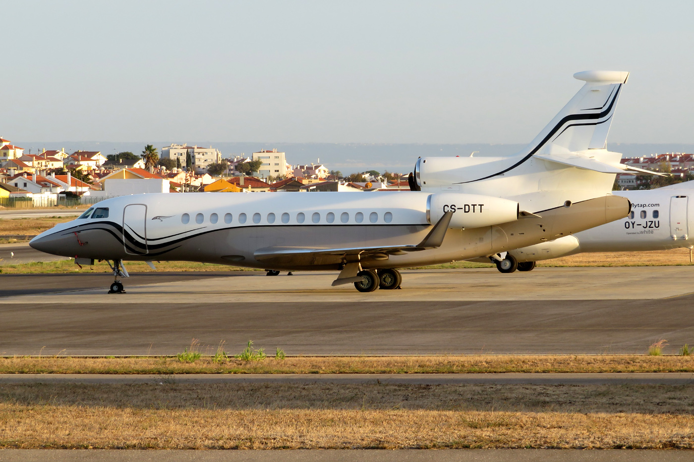 CS-DTT (154) 2012 Dassault Falcon 7X