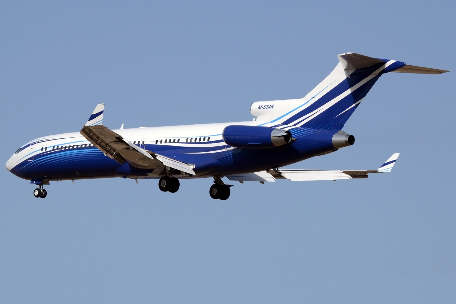 M-STAR (22687) 1981 Boeing 727-2X8(A)(RE)(WL)