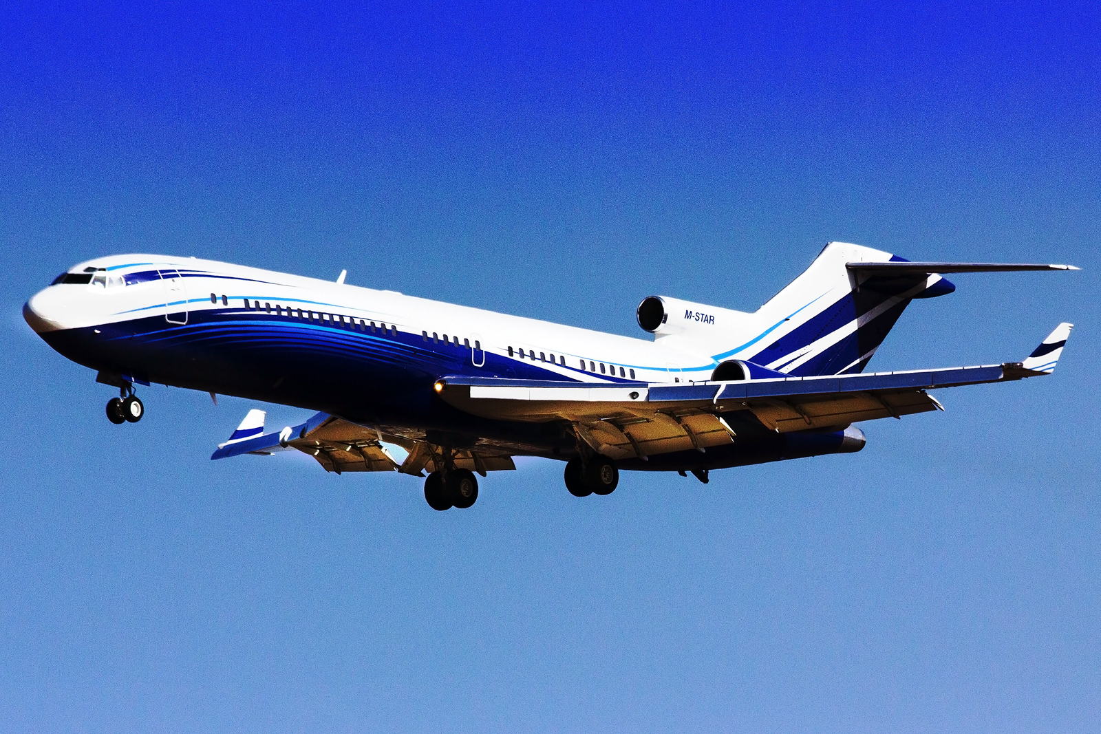 M-STAR (22687) 1981 Boeing 727-2X8(A)(RE)(WL)