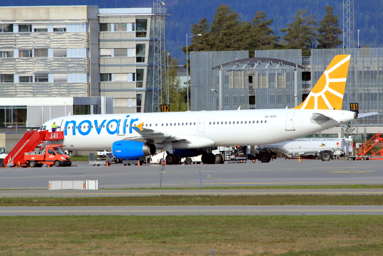 SE-RDN (2211) 2004 Airbus A321-231