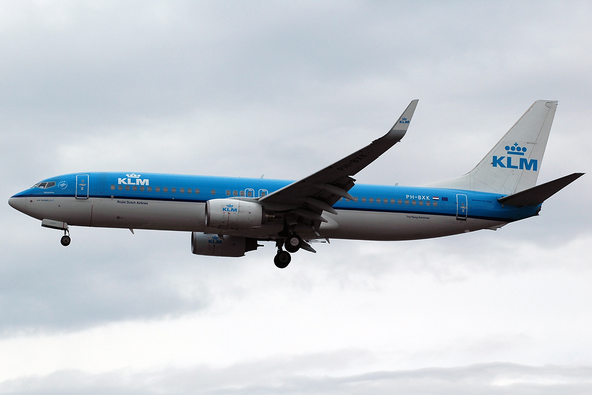 PH-BXK (29598) 2000 Boeing 737-8K2(WL)