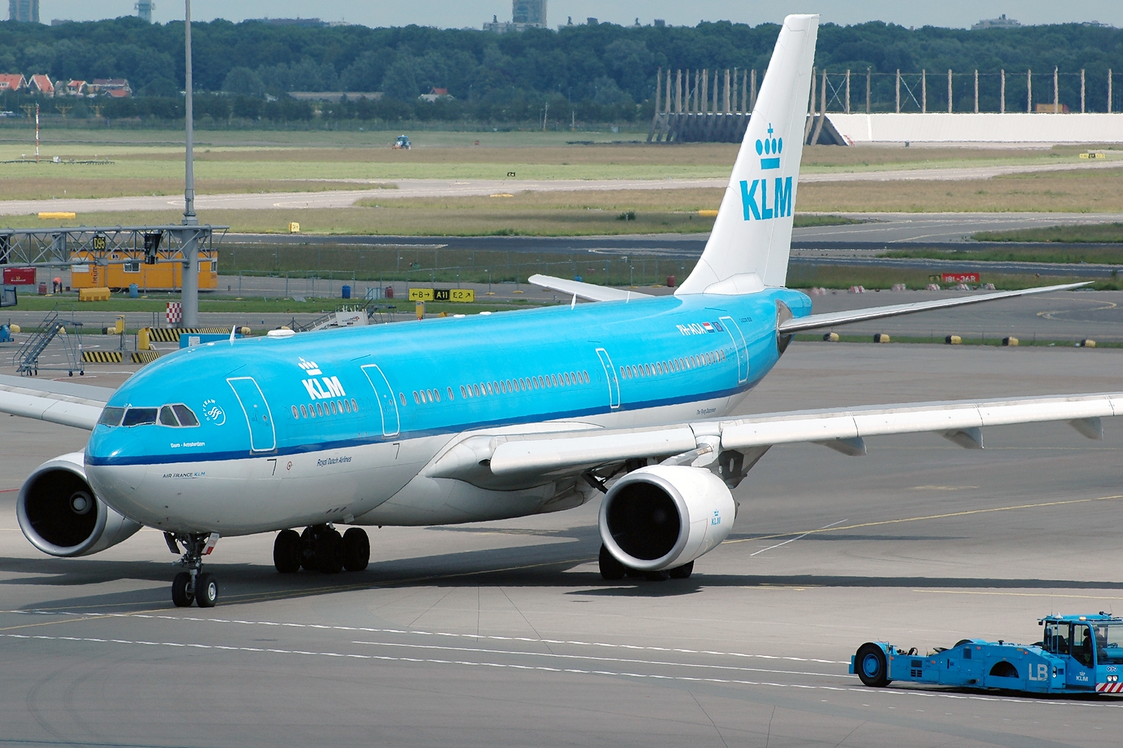 PH-AOA (682) 2005 Airbus A330-203