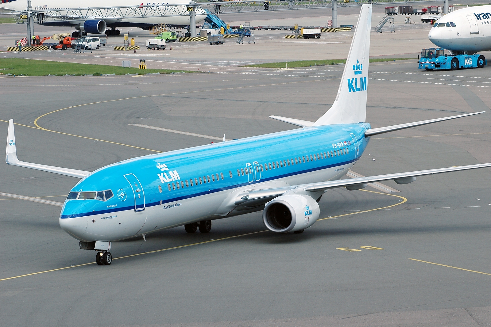 PH-BXR (29601) 2001 Boeing 737-9K2(WL)