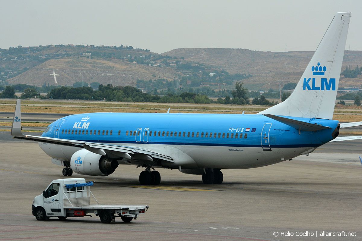 PH-BXK (29598) 2000 Boeing 737-8K2(WL)