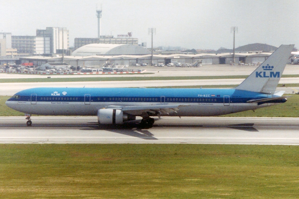PH-BZC (26263) 1995 Boeing 767-306