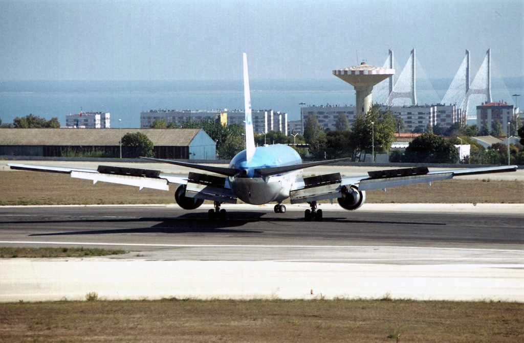 PH-BZF, (cn 27959), Boeing 767-306/ER