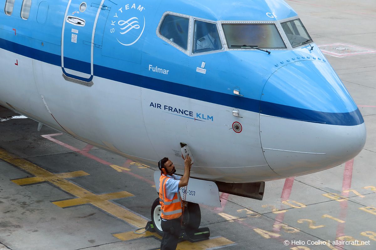PH-BGK (38054) 2010 Boeing 737-7K2(WL)