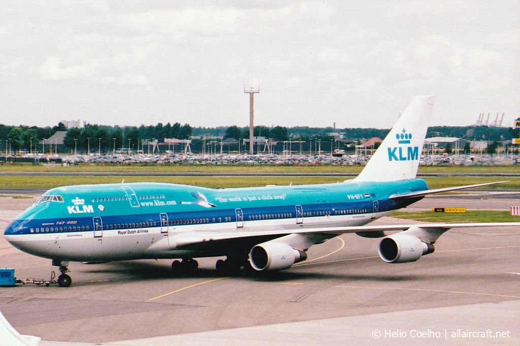 PH-BFY (30455) 2002 Boeing 747-406(M)