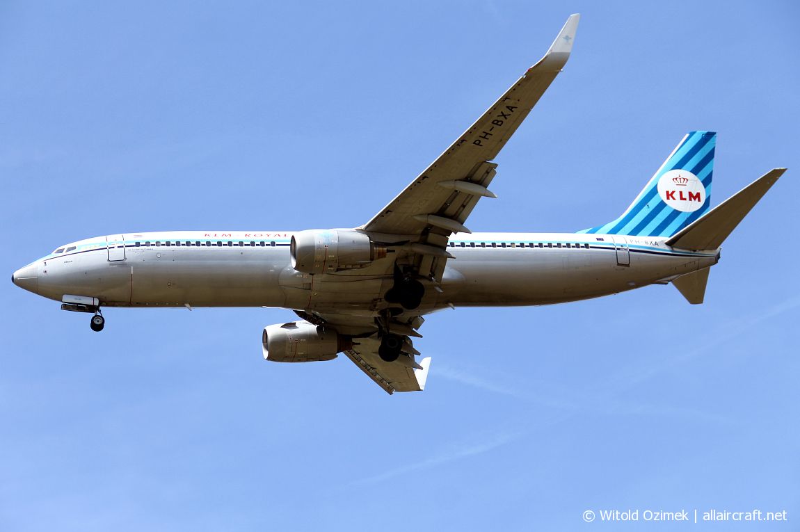 PH-BXA (29131) 1999 Boeing 737-8K2(WL)