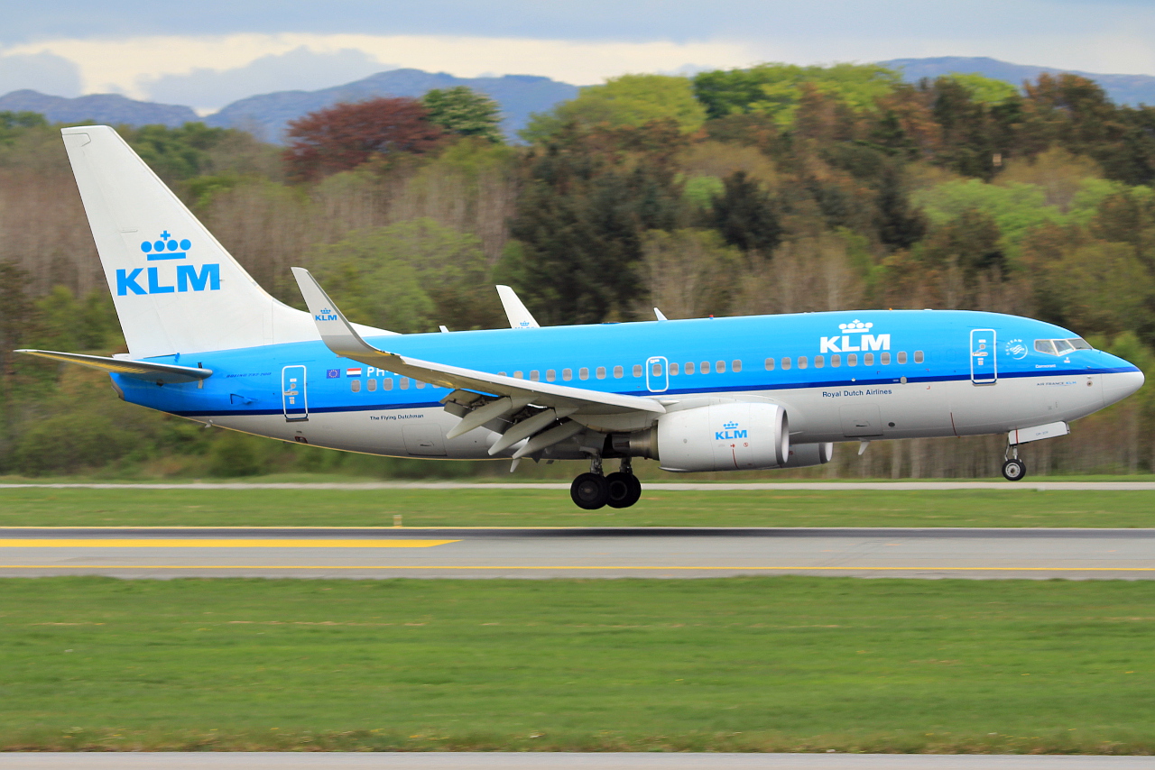 PH-BGM (39255) 2011 Boeing 737-7K2 WL