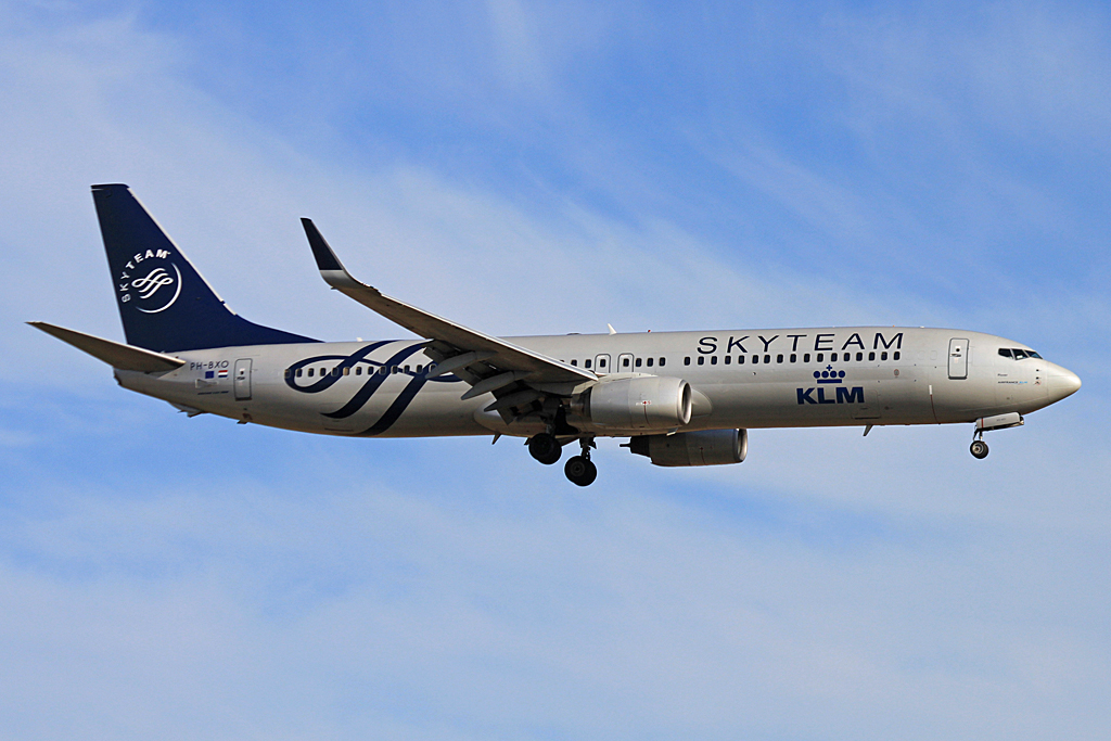 PH-BXO (29599) 2001 Boeing 737-9K2(WL)