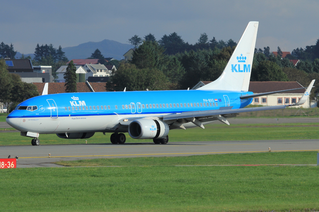 PH-BXE (29595) 2000 Boeing 737-8K2