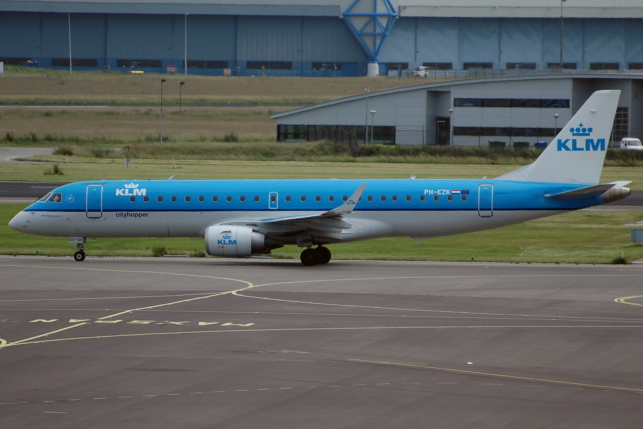 PH-EZK (19000326) Embraer 190-100STD