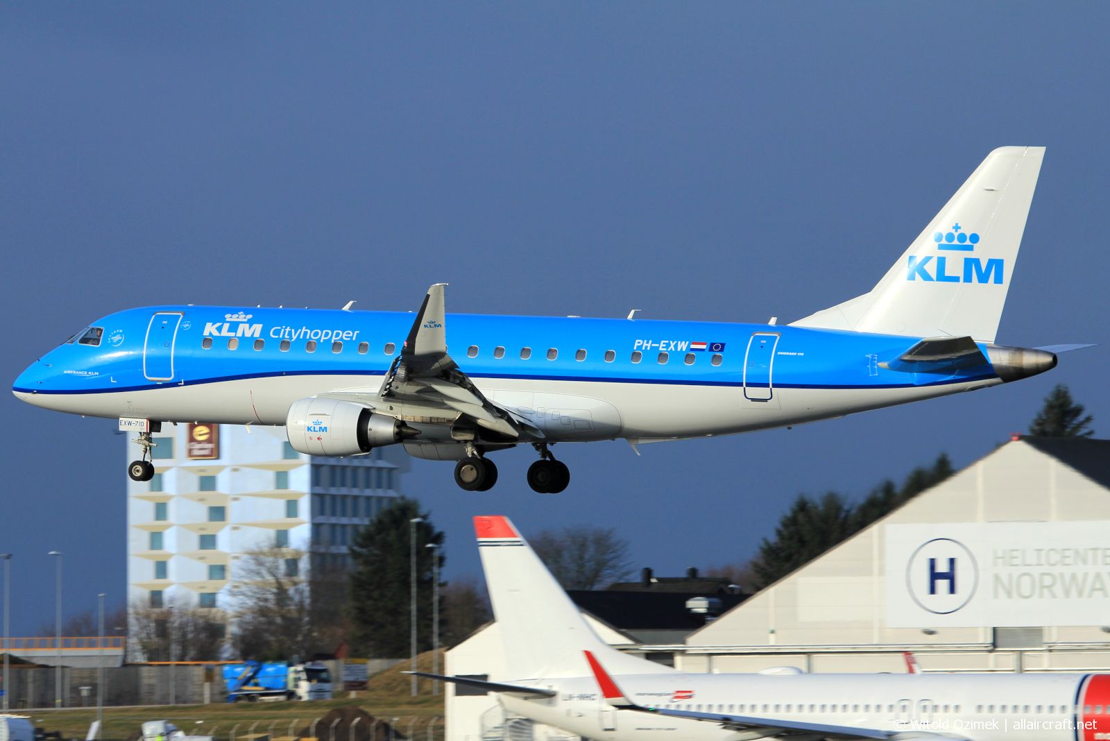 PH-EXW (17000170) Embraer 170-200STD