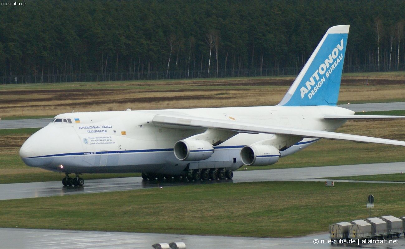 UR-82009 (19530501007) 1986 Antonov An-124-100