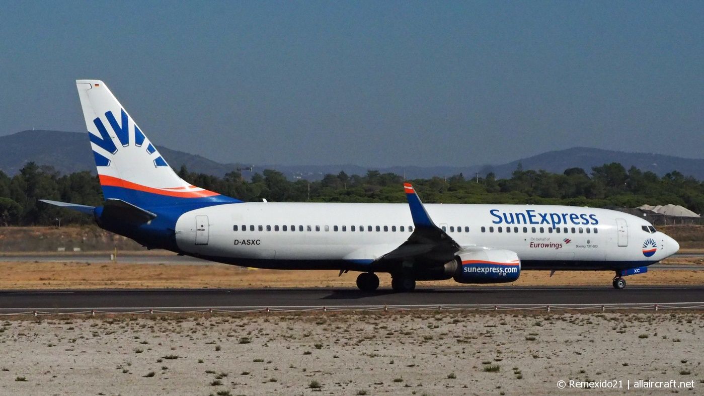 D-ASXL (35835) 2010 Boeing 737-8EH WL