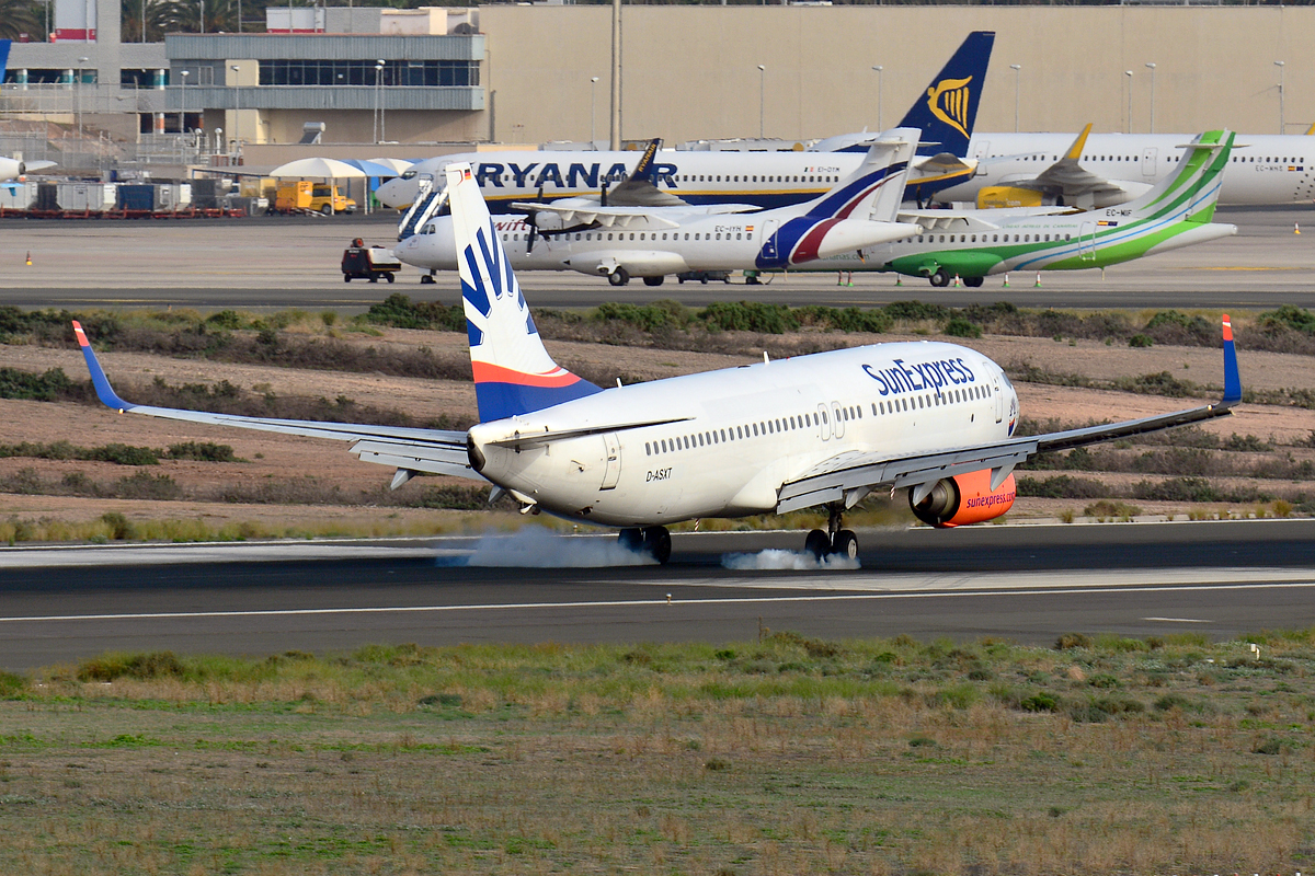 D-ASXT (35837) 2010 Boeing 737-8EH WL