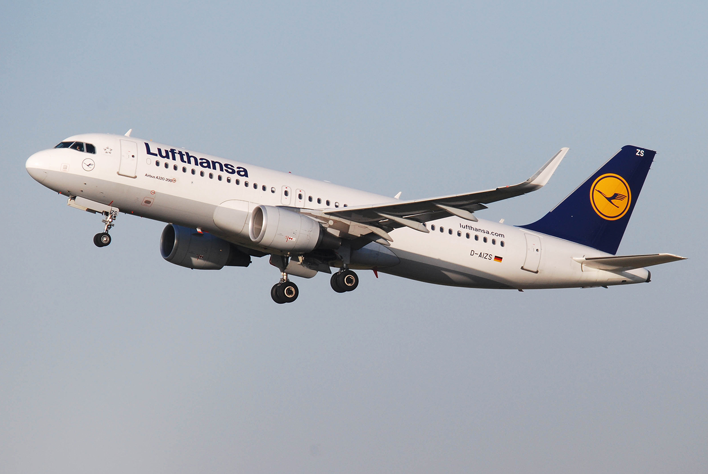 D-AIZS (5557) 2013 Airbus A320-214(WL)