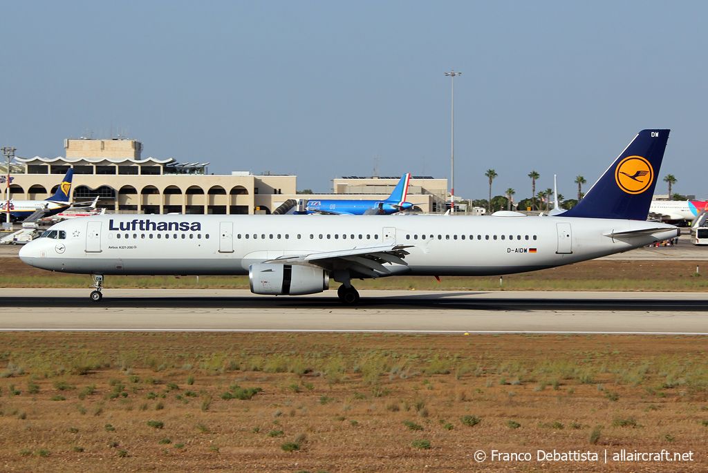 D-AIDW (6415) 2015 Airbus A321-231
