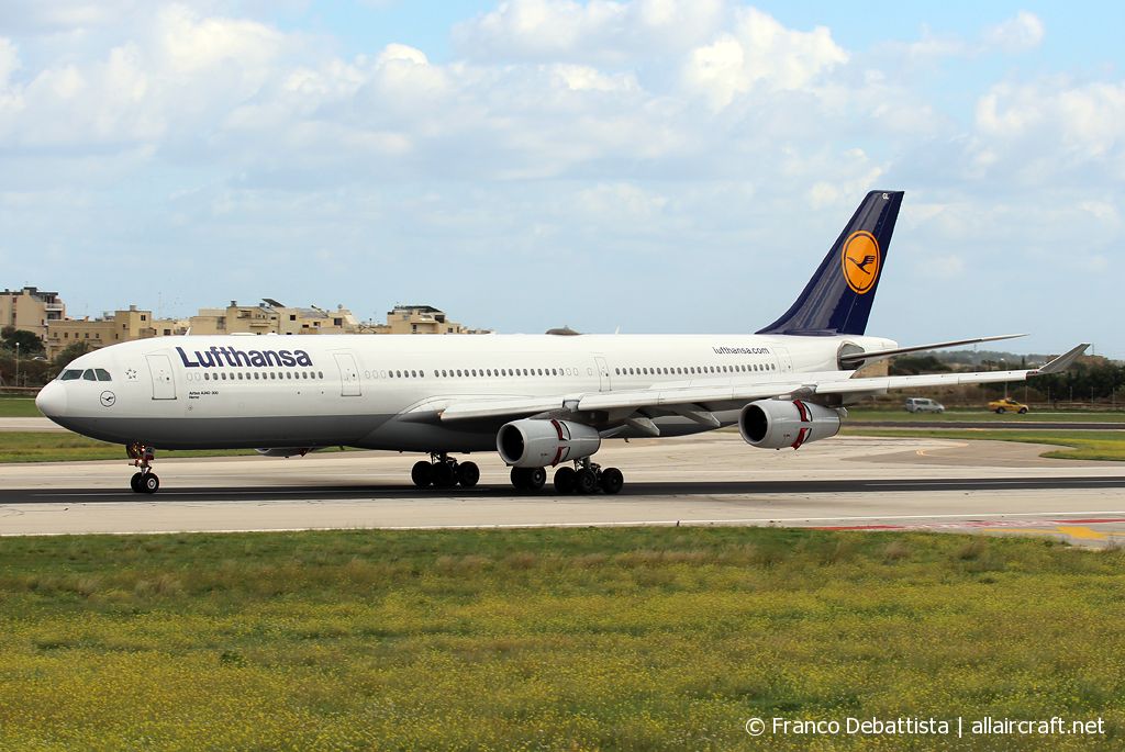 D-AIGL (135) 1996 Airbus A340-313