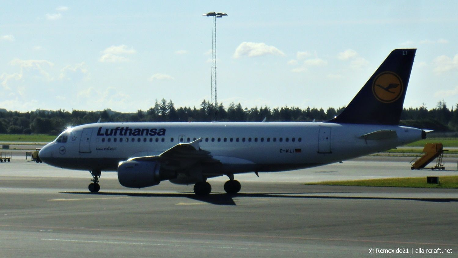 D-AILI (651) 1997 Airbus A319-114