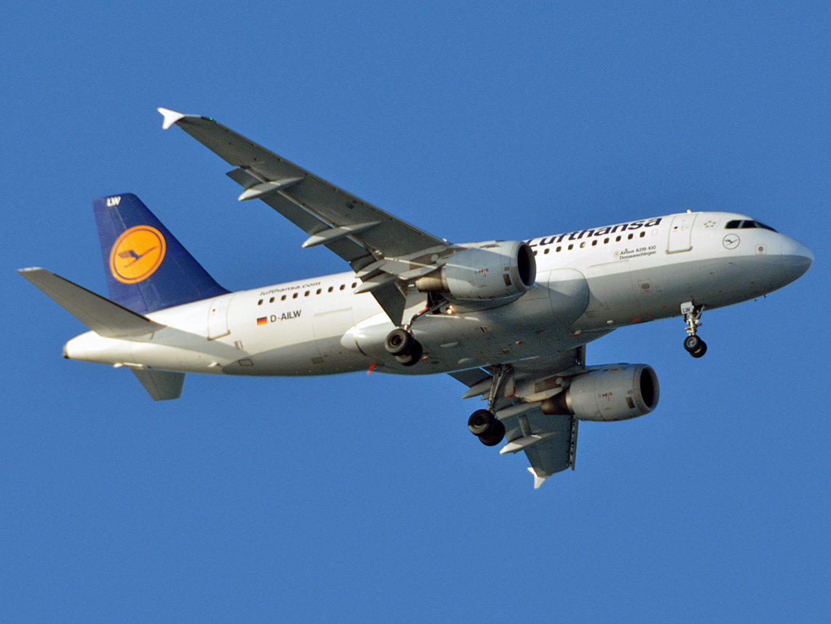 D-AILW (853) 1998 Airbus A319-114