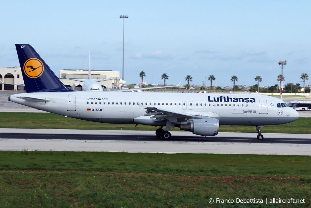 D-AIQF (216) 1991 Airbus A320-211
