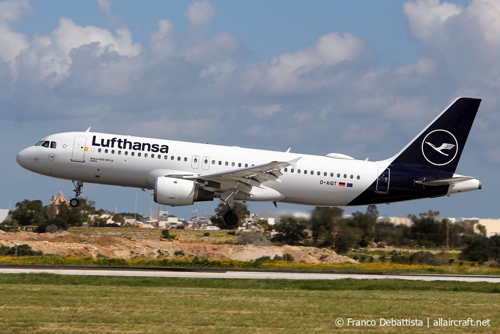 D-AIQT (1337) 2000 Airbus A320-211