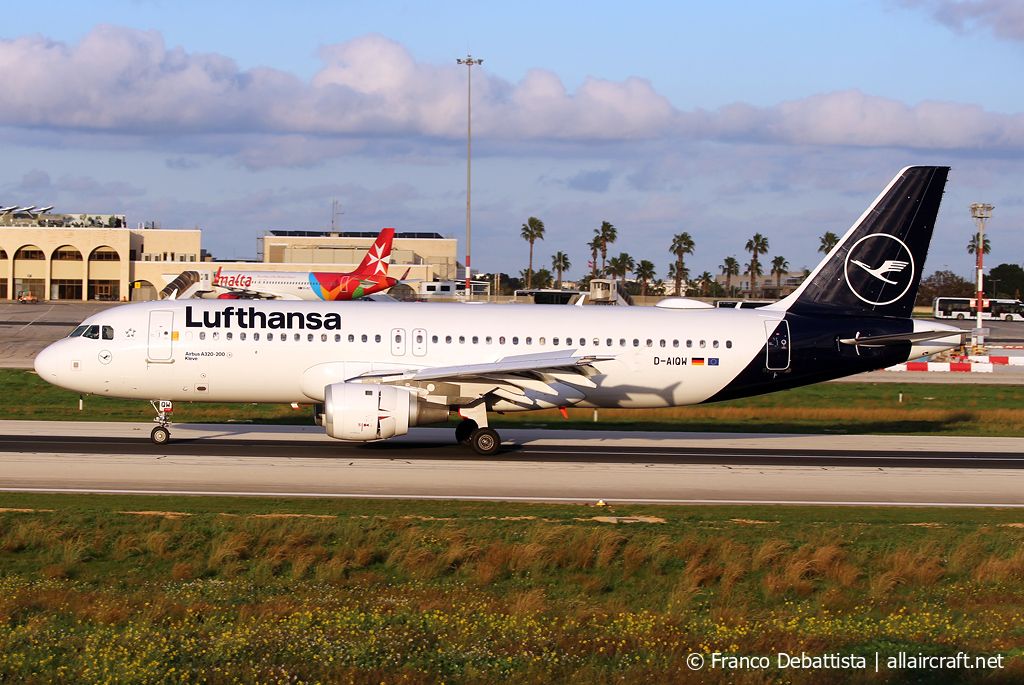 D-AIQW (1367) 2000 Airbus A320-211