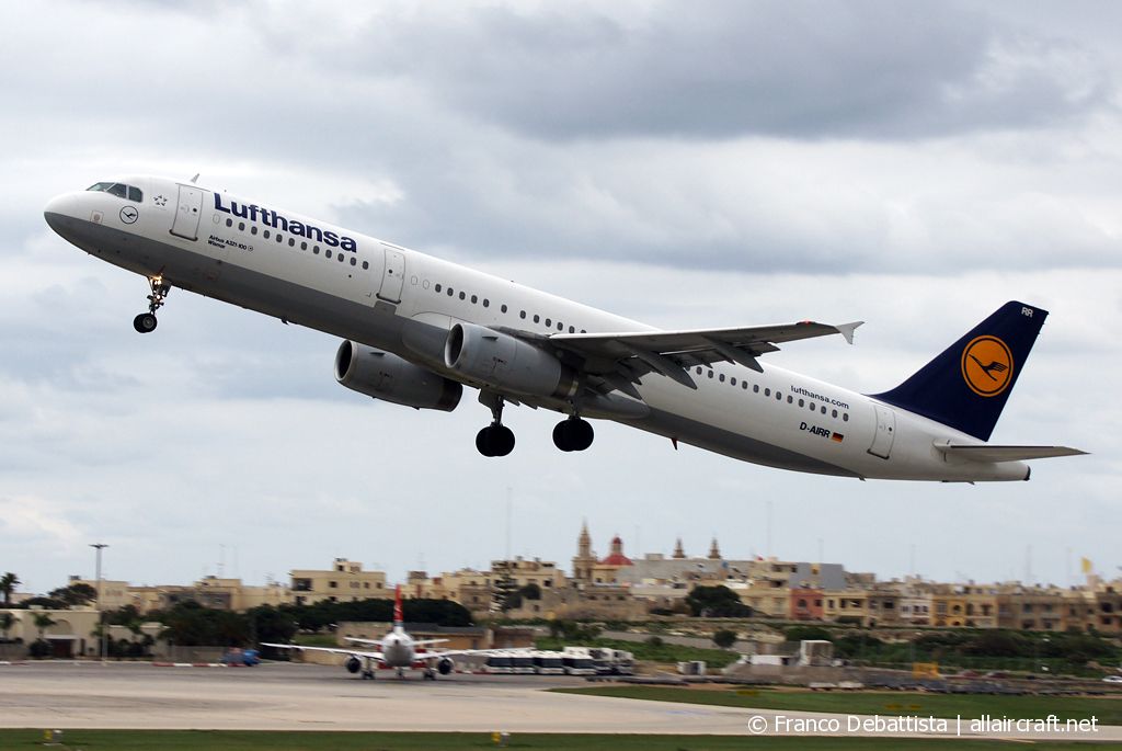 D-AIRR (567) 1995 Airbus A321-131