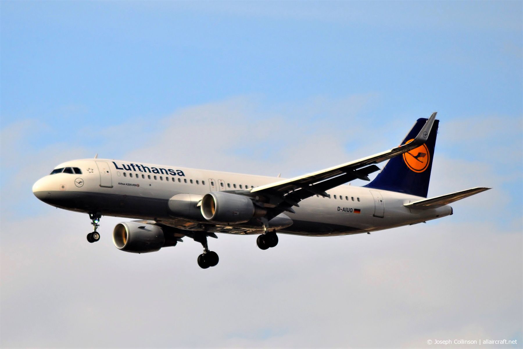 D-AIUO (6636) 2015 Airbus A320-214(WL)