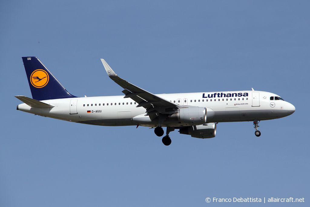 D-AIUU (7158) 2016 Airbus A320-214 WL