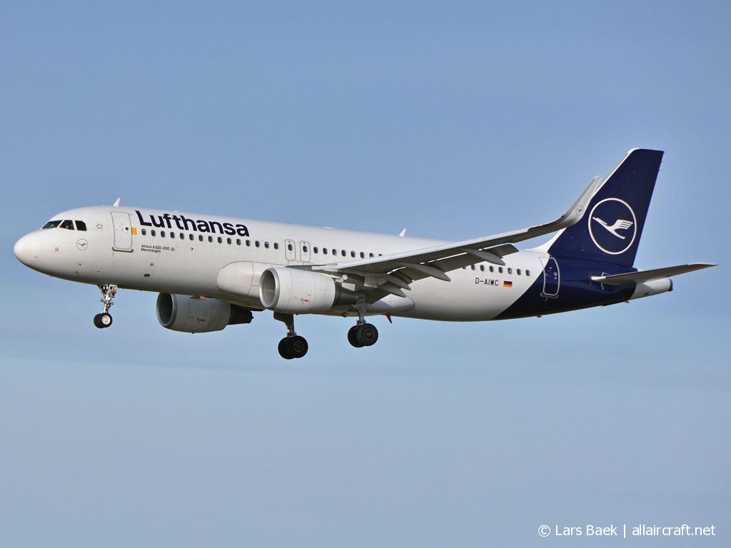 D-AIWC (8667) 2018 Airbus A320-214(WL)