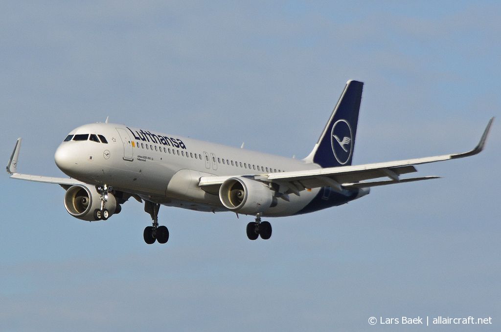 D-AIWD (cn 8672) Airbus A320-214