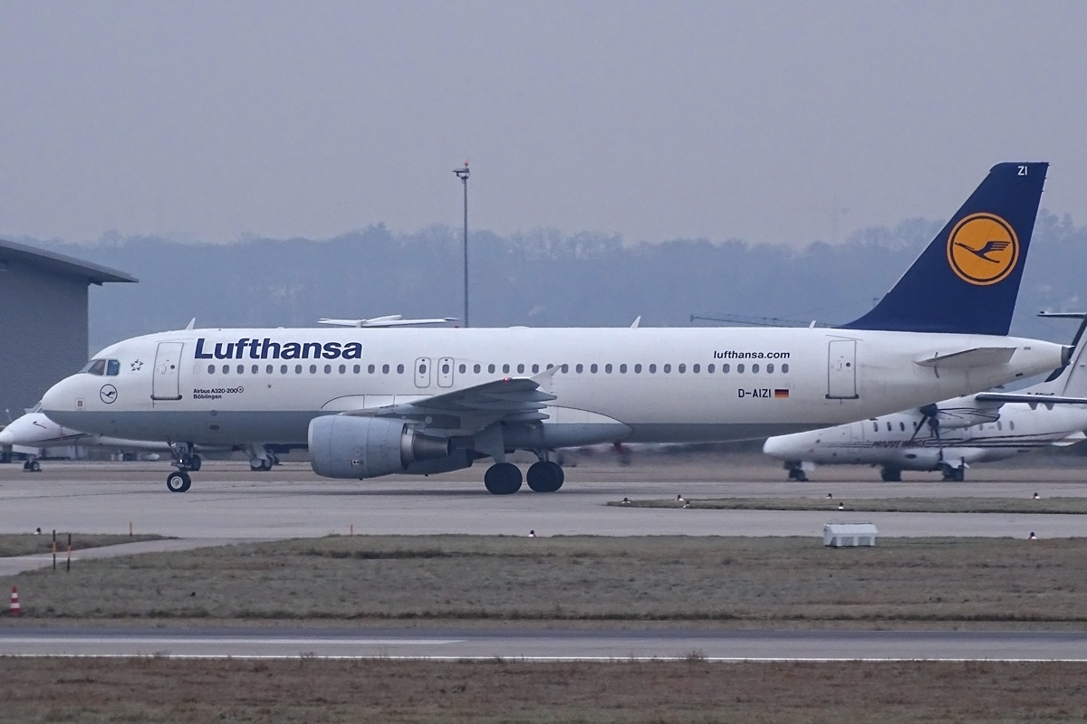 D-AIZI (4398) 2010 Airbus A320-214