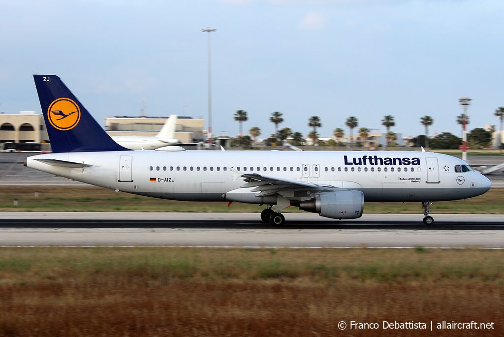D-AIZJ (4449) 2010 Airbus A320-214
