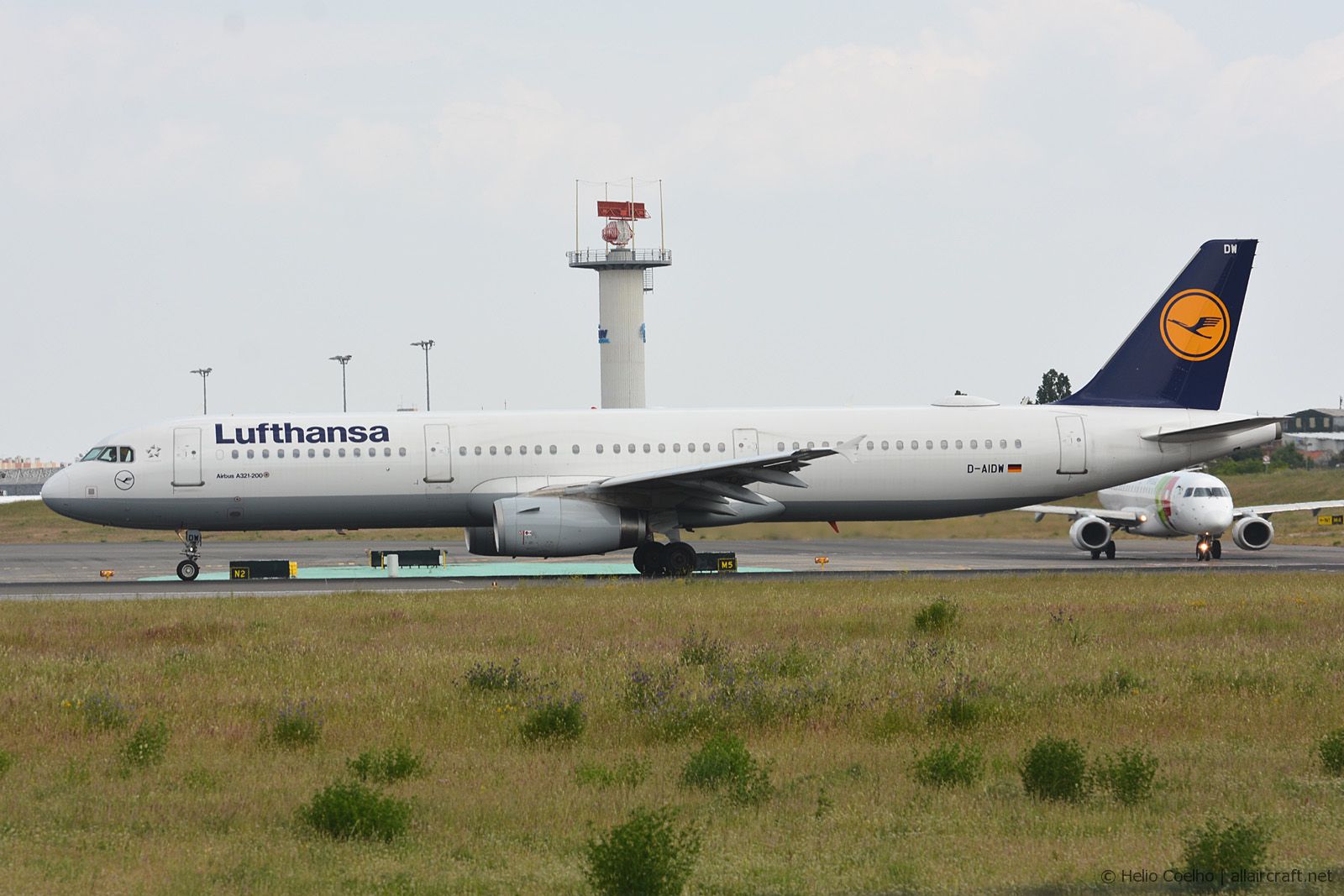 D-AIDW (6415) 2015 Airbus A321-231