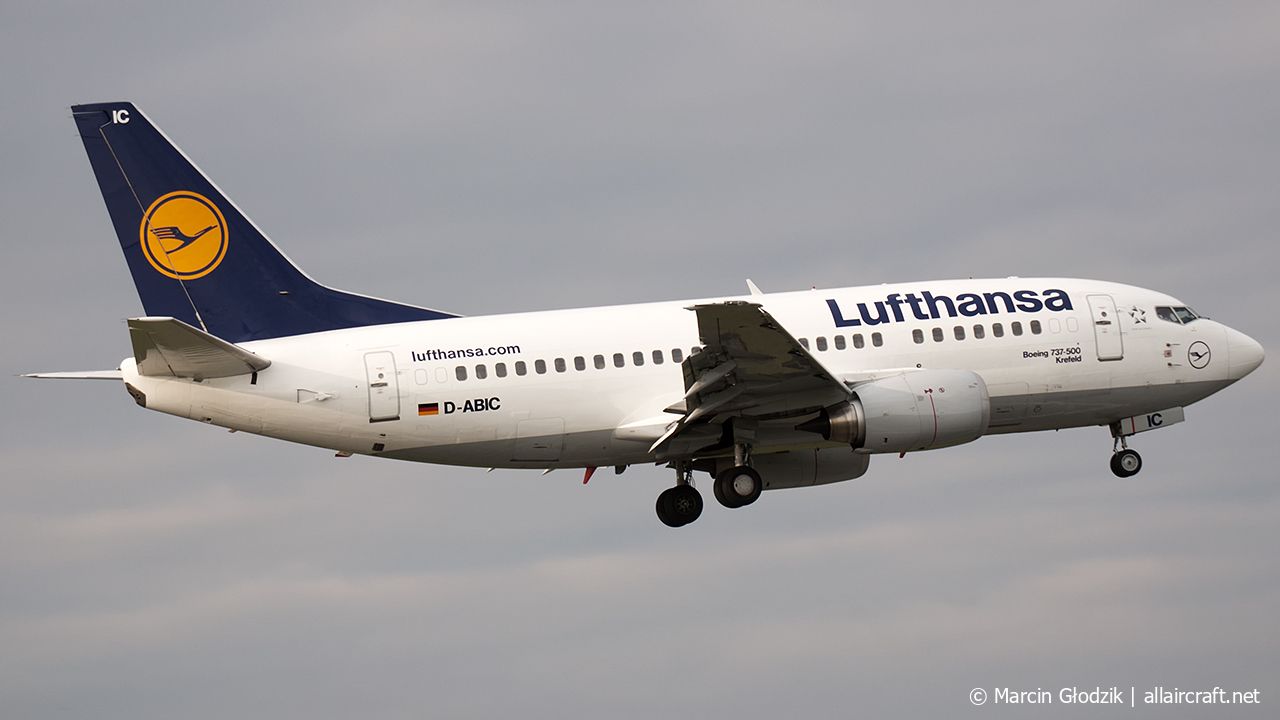 D-ABIC (24817) 1990 Boeing 737-530