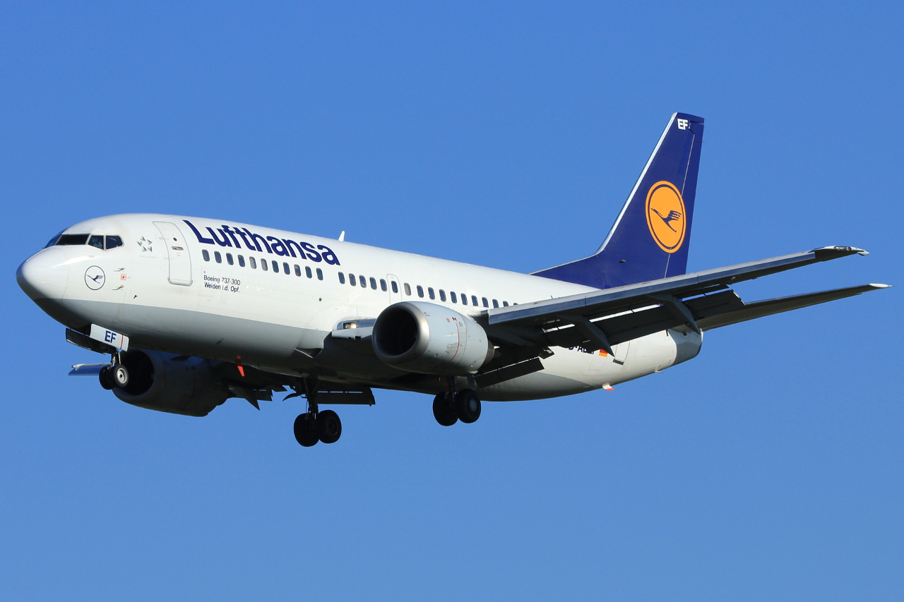 D-ABEF (25217) 1991 Boeing 737-330
