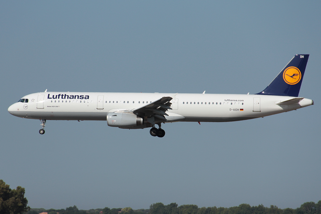 D-AIDH (4710) 2011 Airbus A321-231