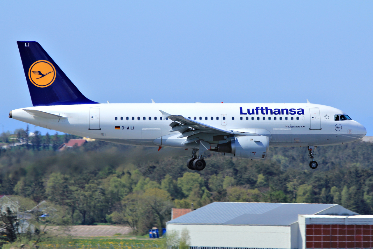 D-AILI (651) 1997 Airbus A319-114