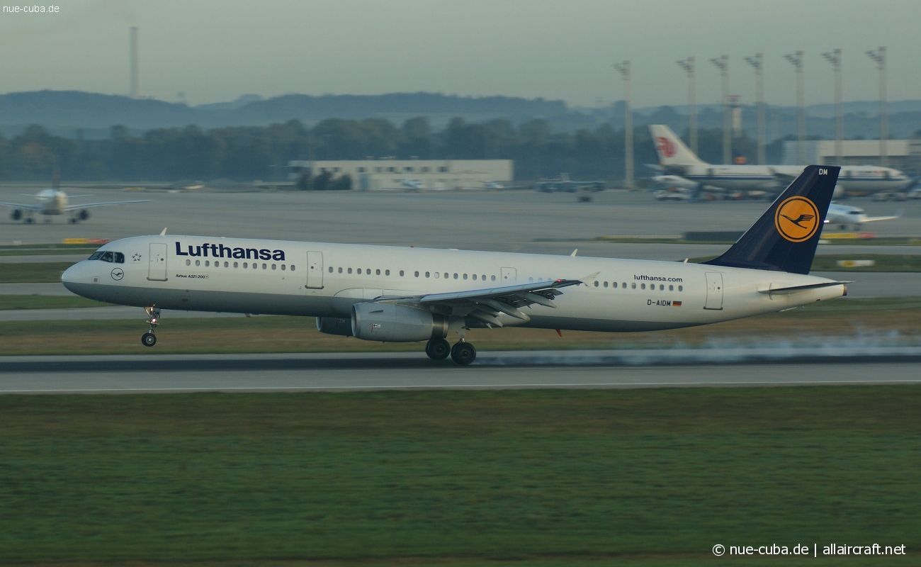 D-AIDM (4916) 2011 Airbus A321-231