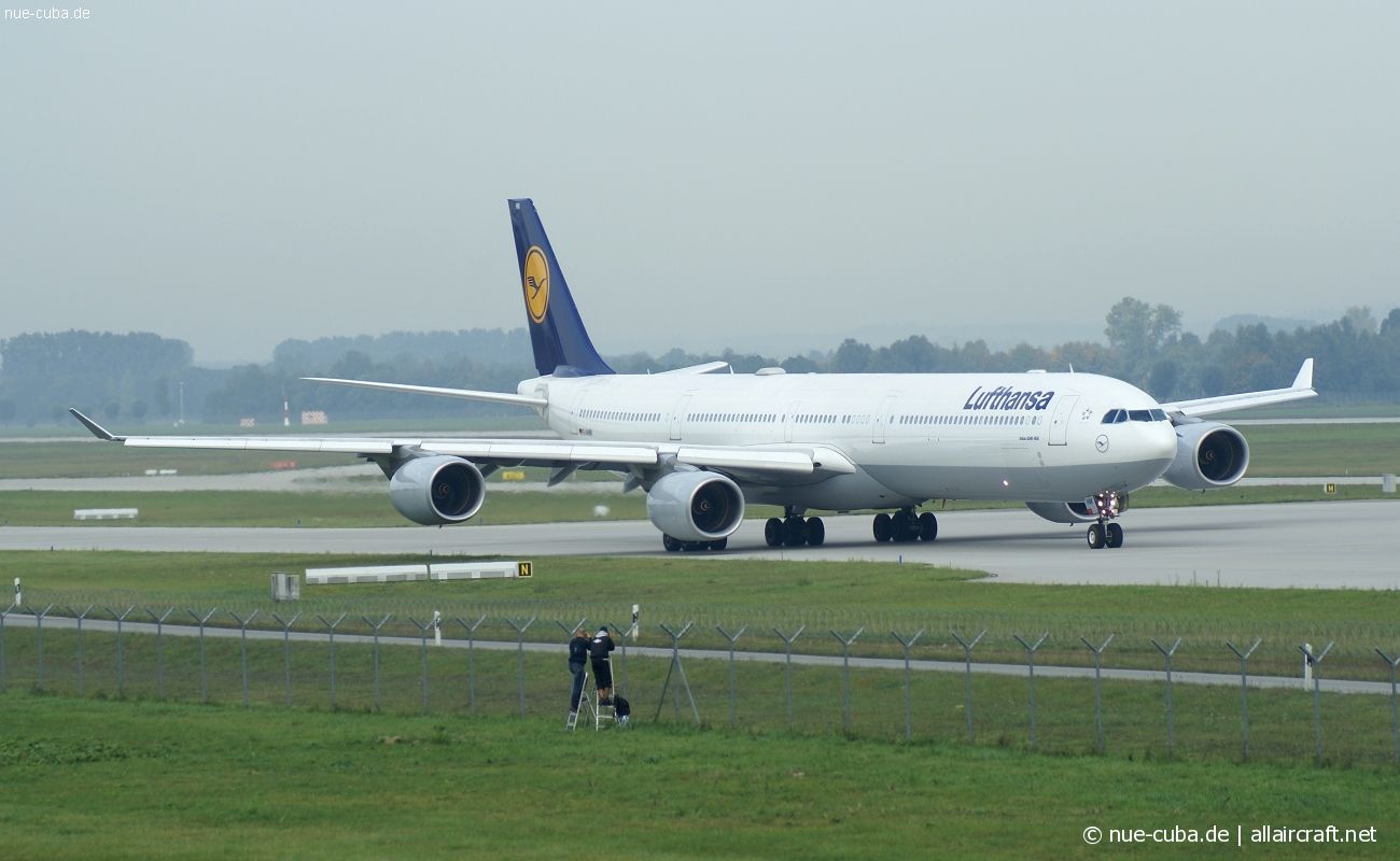 D-AIHM (762) 2006 Airbus A340-642