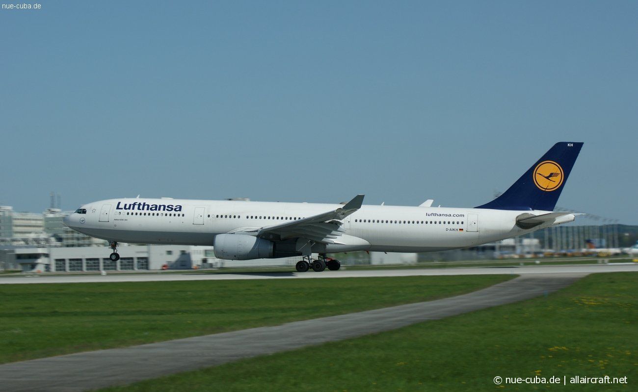 D-AIKH (648) 2005 Airbus A330-343