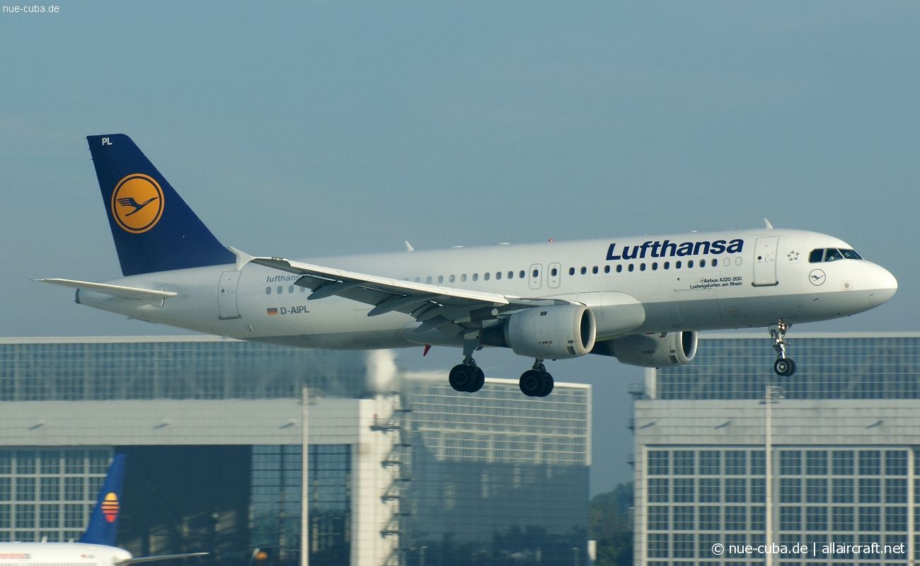 D-AIPL (094) 1989 Airbus A320-211