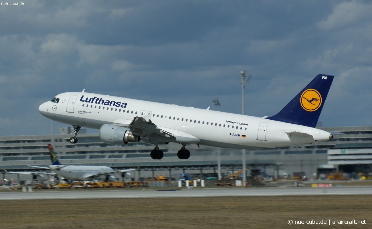 D-AIPM (104) 1990 Airbus A320-211