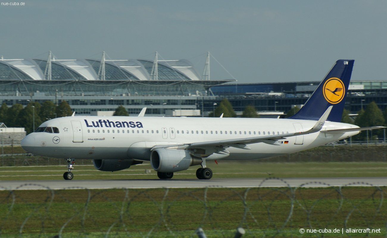 D-AIUW (7251) 2016 Airbus A320-214(WL)