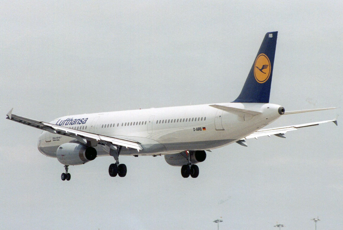 D-AIRB (468) 1993 Airbus A321-131